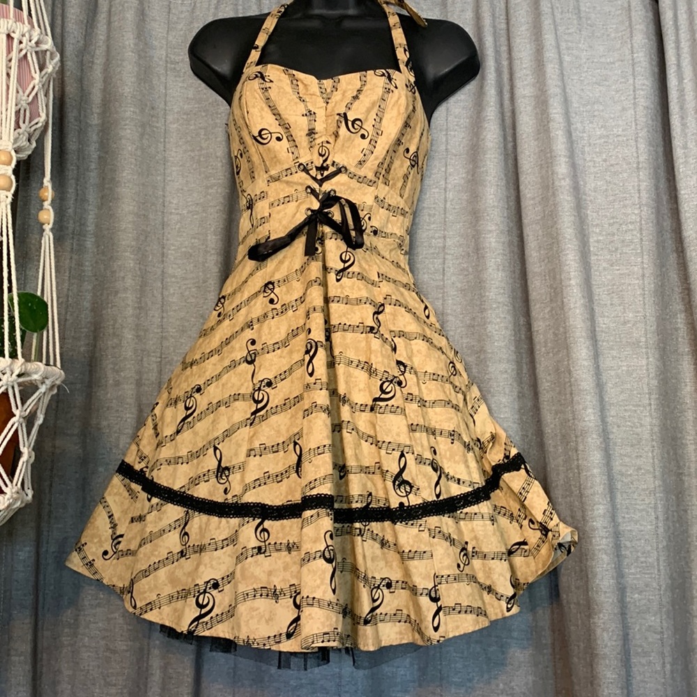 Hot topic music note dress